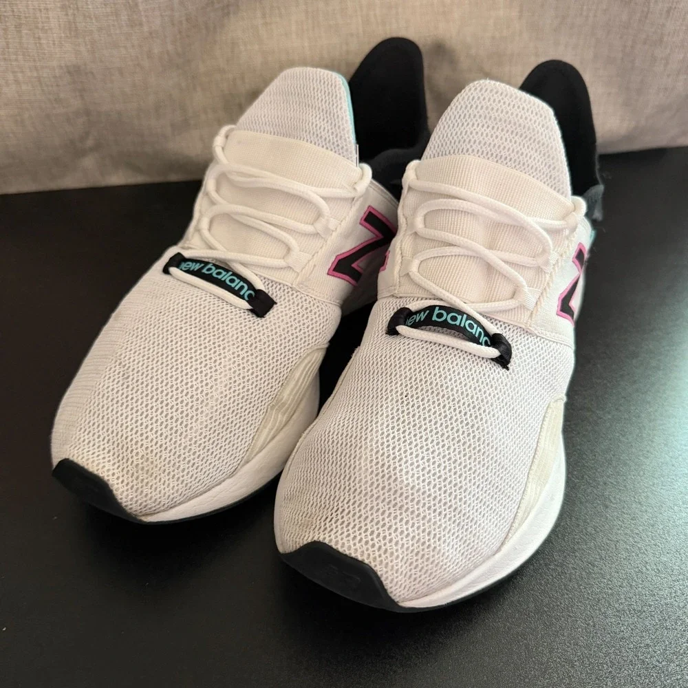 New Balance Fresh Foam Roav Running‎ Shoes Womens 11 White Surf Athletic Lace Up